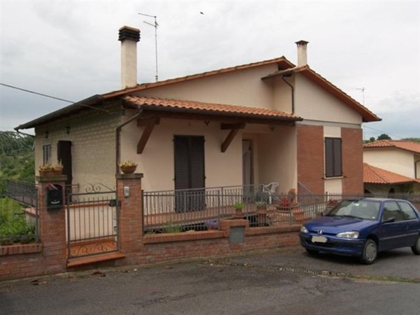 casa indipendente in vendita a Torrita di Siena