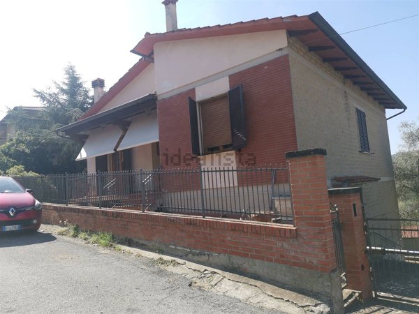 casa indipendente in vendita a Torrita di Siena