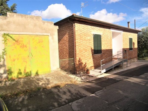 casa indipendente in vendita a Torrita di Siena