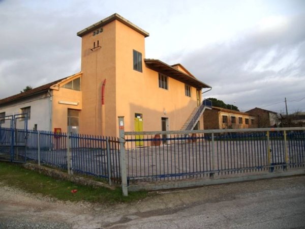 capannone in vendita a Torrita di Siena
