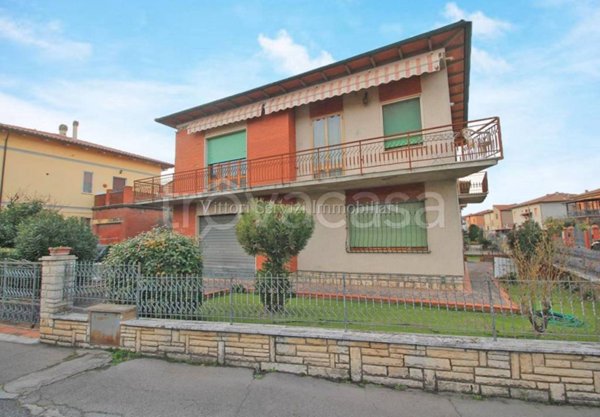 casa indipendente in vendita a Torrita di Siena