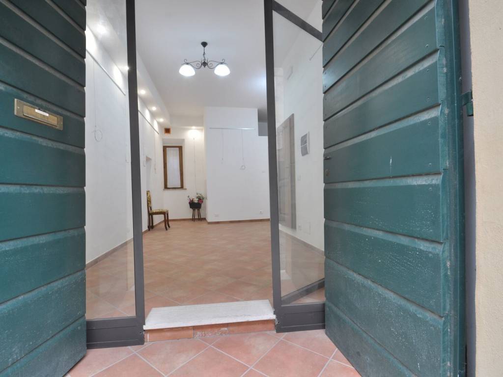 negozio in vendita a Torrita di Siena