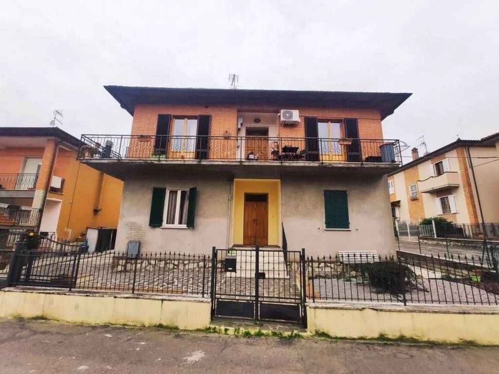 casa indipendente in vendita a Torrita di Siena