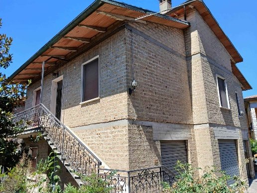 casa indipendente in vendita a Torrita di Siena