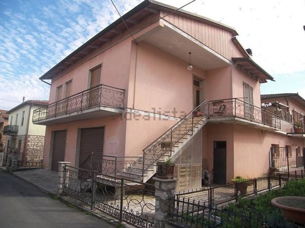 casa indipendente in vendita a Torrita di Siena