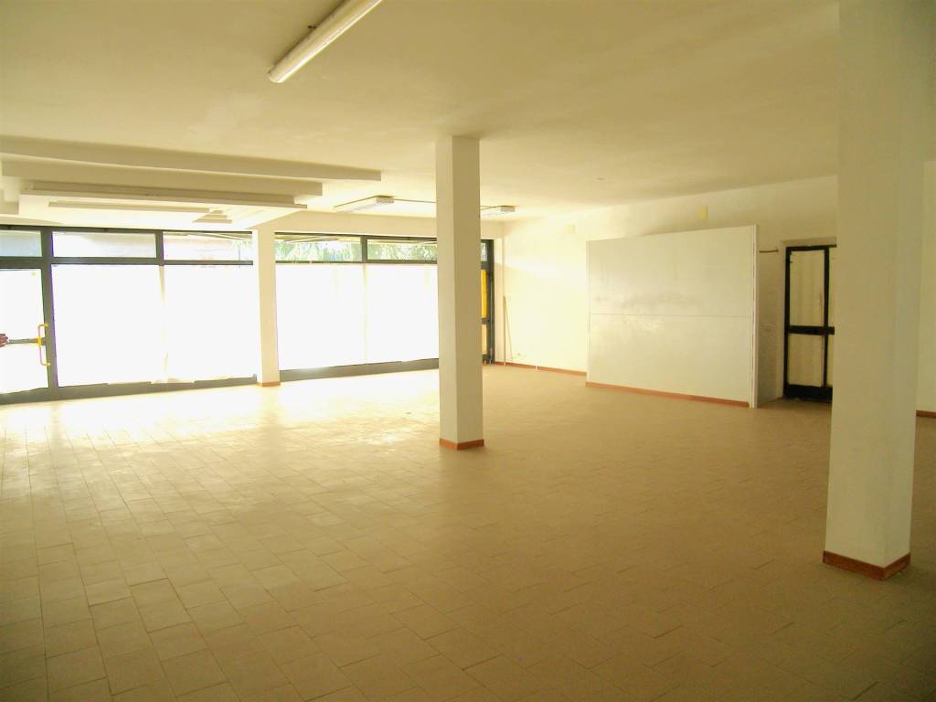 negozio in vendita a Torrita di Siena