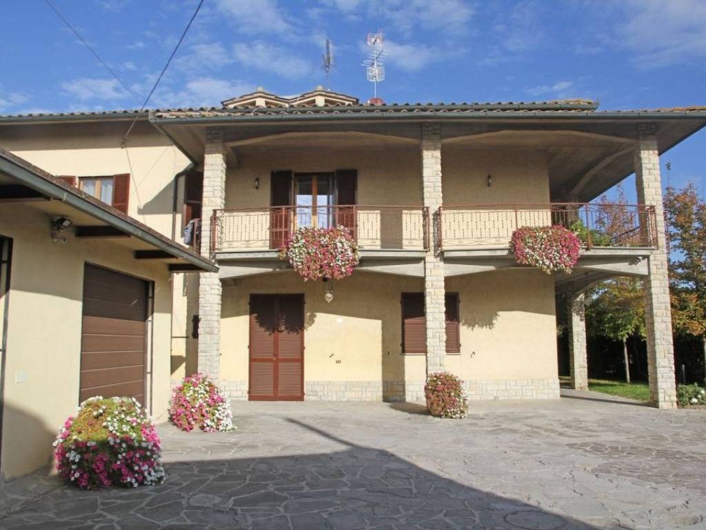 casa indipendente in vendita a Torrita di Siena