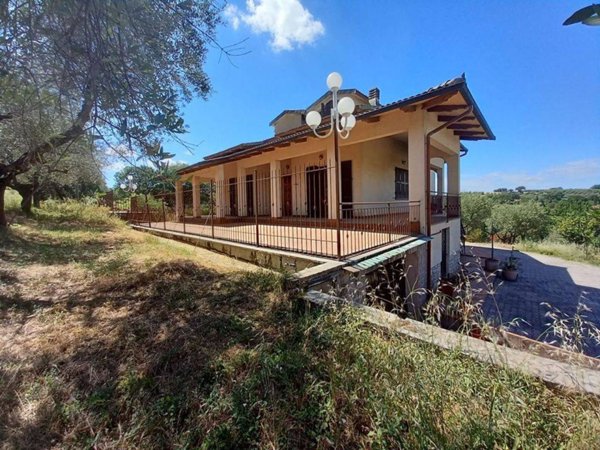 casa indipendente in vendita a Torrita di Siena