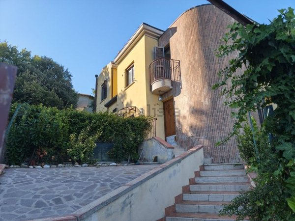 appartamento in vendita a Torrita di Siena in zona Montefollonico