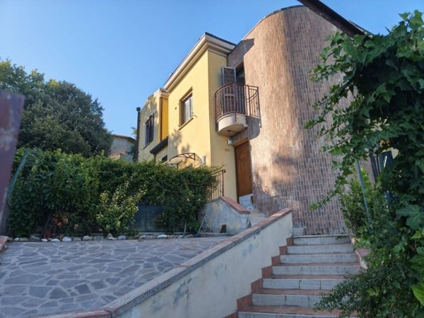 appartamento in vendita a Torrita di Siena in zona Montefollonico