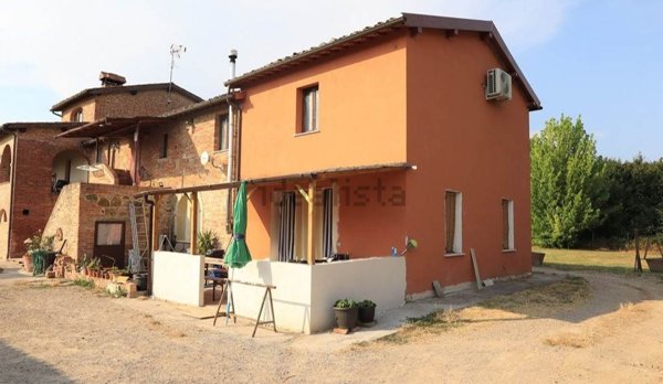 casa indipendente in vendita a Torrita di Siena