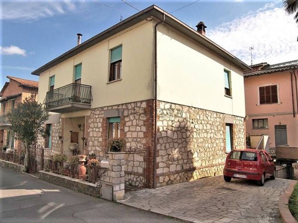 casa indipendente in vendita a Torrita di Siena