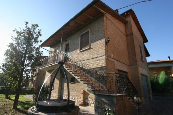 casa indipendente in vendita a Torrita di Siena