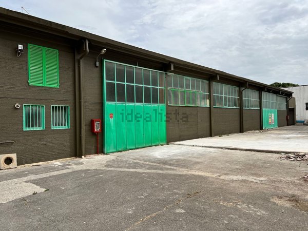 capannone in vendita a Torrita di Siena