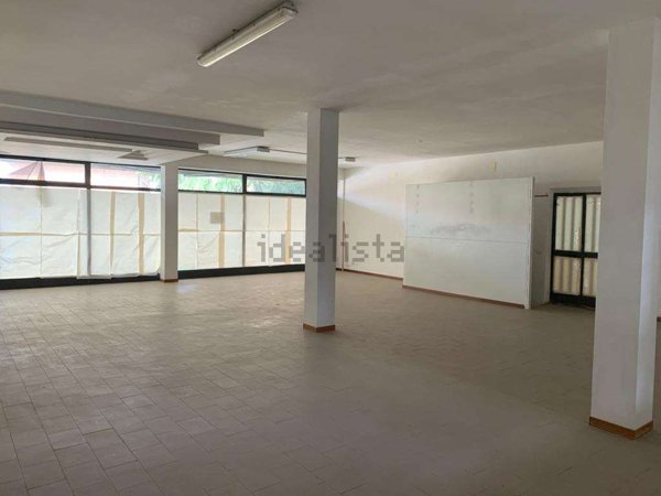 locale di sgombero in vendita a Torrita di Siena