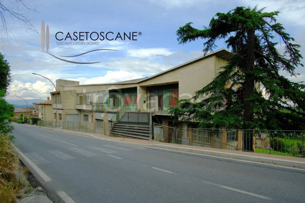 capannone in vendita a Torrita di Siena