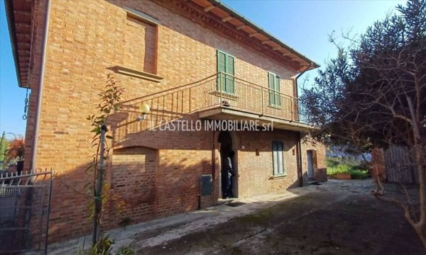 casa indipendente in vendita a Torrita di Siena