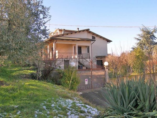 casa indipendente in vendita a Torrita di Siena