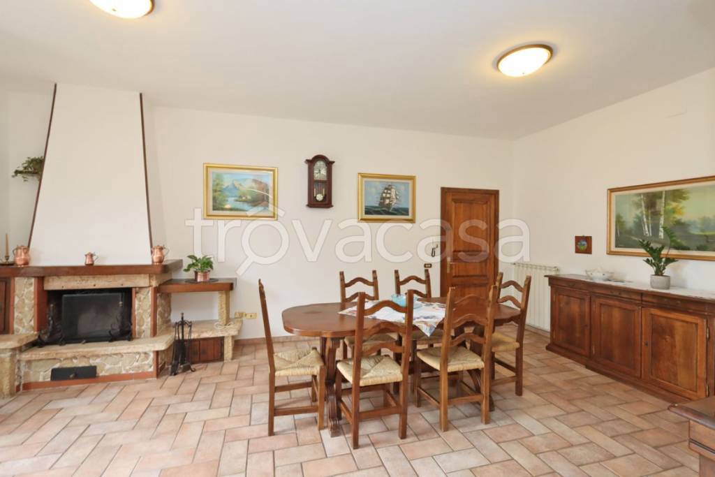 appartamento in vendita a Torrita di Siena in zona Montefollonico