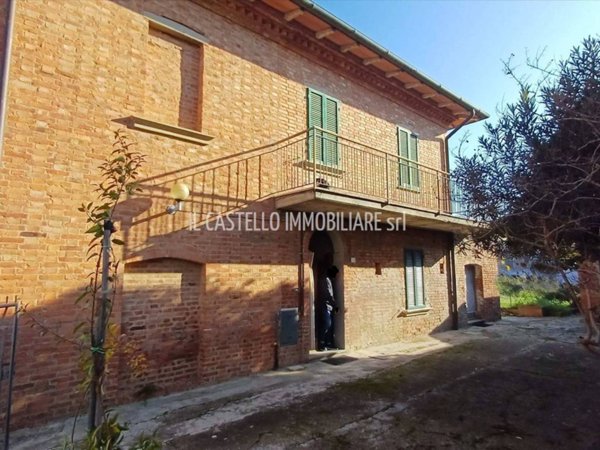 casa indipendente in vendita a Torrita di Siena