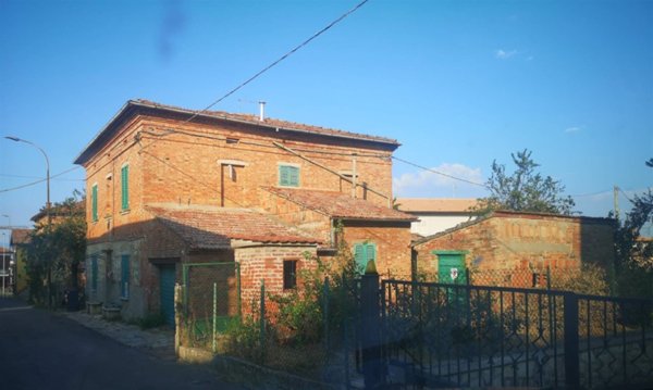casa indipendente in vendita a Torrita di Siena