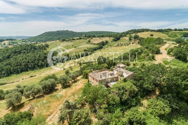 locale di sgombero in vendita a Torrita di Siena in zona Montefollonico