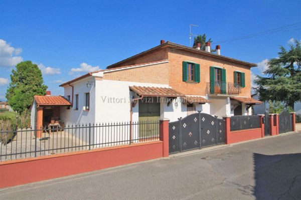 casa indipendente in vendita a Torrita di Siena