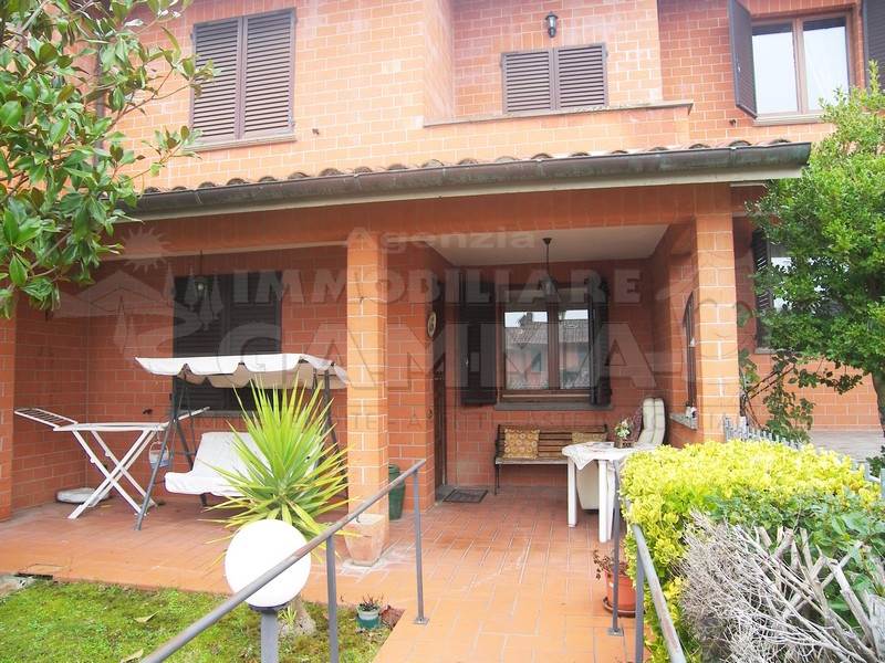 casa indipendente in vendita a Torrita di Siena