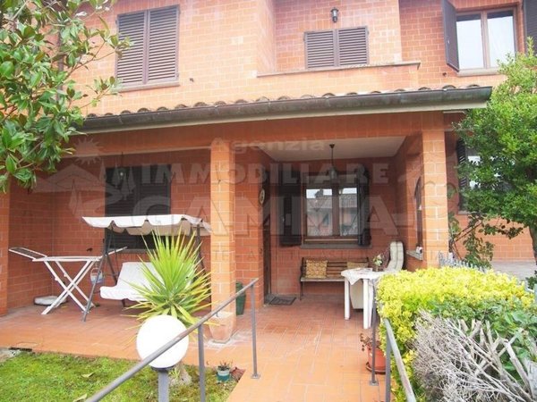 casa indipendente in vendita a Torrita di Siena