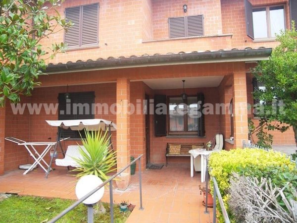 casa indipendente in vendita a Torrita di Siena