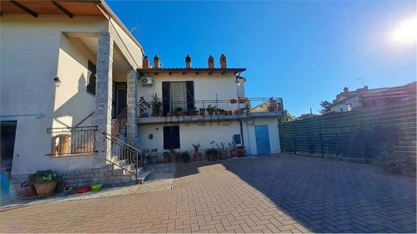 casa indipendente in vendita a Torrita di Siena