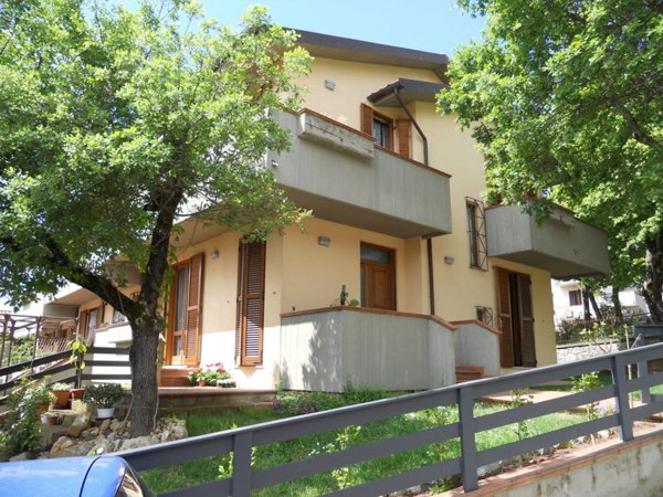 casa indipendente in vendita a Torrita di Siena in zona Montefollonico