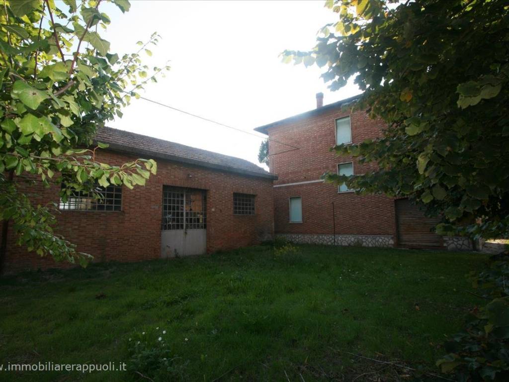 casa indipendente in vendita a Torrita di Siena