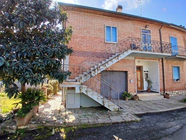 casa indipendente in vendita a Torrita di Siena