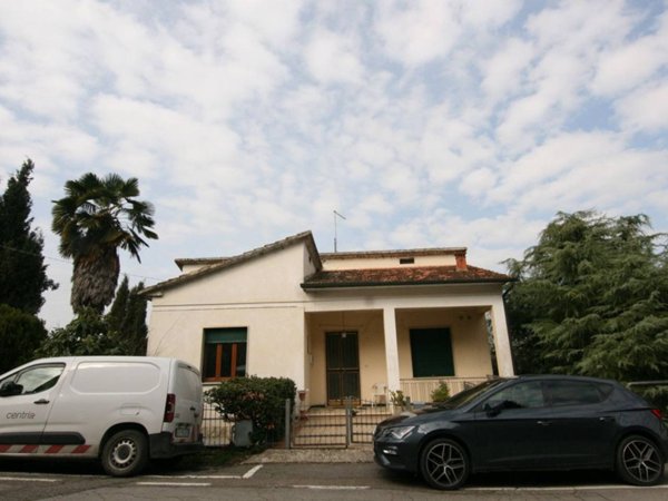 casa indipendente in vendita a Torrita di Siena