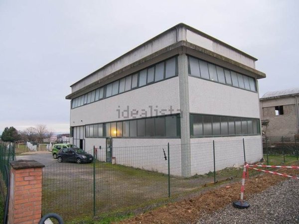 locale di sgombero in vendita a Torrita di Siena