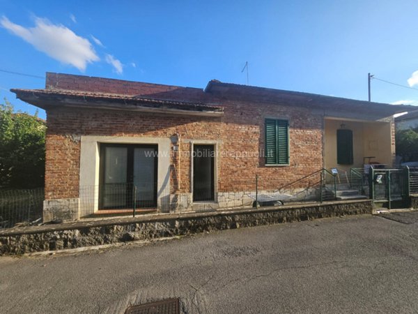 casa indipendente in vendita a Torrita di Siena