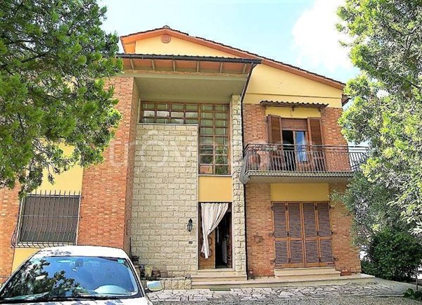 casa indipendente in vendita a Torrita di Siena