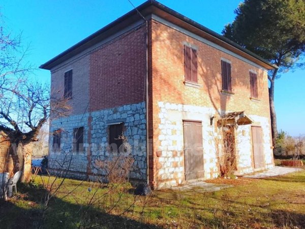 casa indipendente in vendita a Torrita di Siena