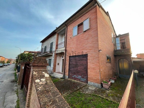 casa indipendente in vendita a Torrita di Siena