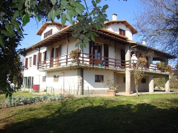 casa indipendente in vendita a Torrita di Siena