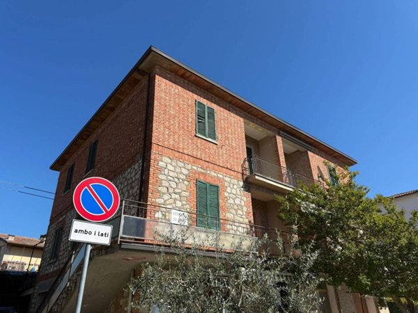 casa indipendente in vendita a Torrita di Siena
