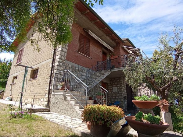 casa indipendente in vendita a Torrita di Siena
