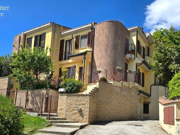casa indipendente in vendita a Torrita di Siena in zona Montefollonico