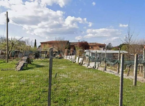 casa indipendente in vendita a Torrita di Siena