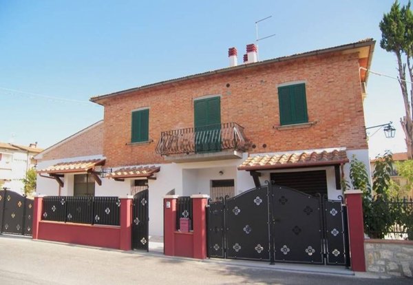 casa indipendente in vendita a Torrita di Siena