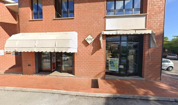 locale commerciale in vendita a Torrita di Siena