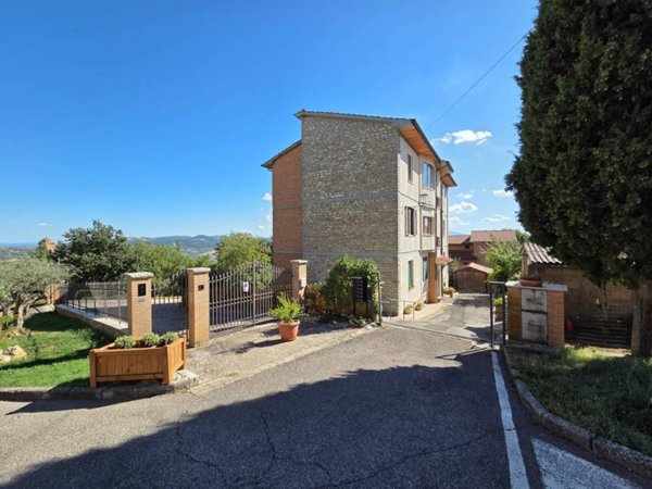 appartamento in vendita a Torrita di Siena in zona Montefollonico