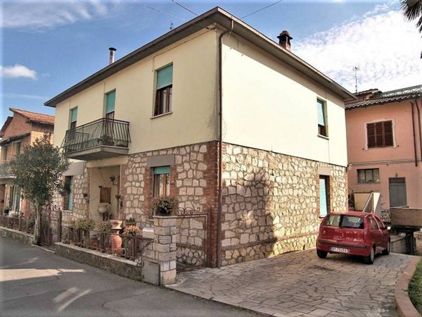 casa indipendente in vendita a Torrita di Siena