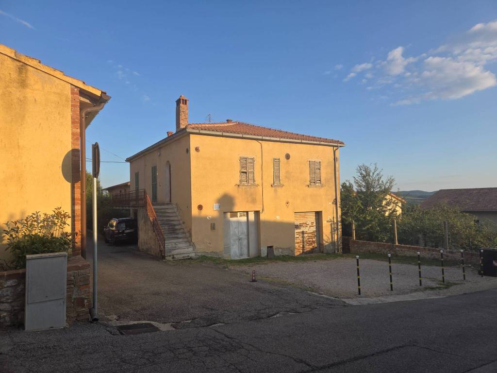 casa indipendente in vendita a Torrita di Siena in zona Montefollonico